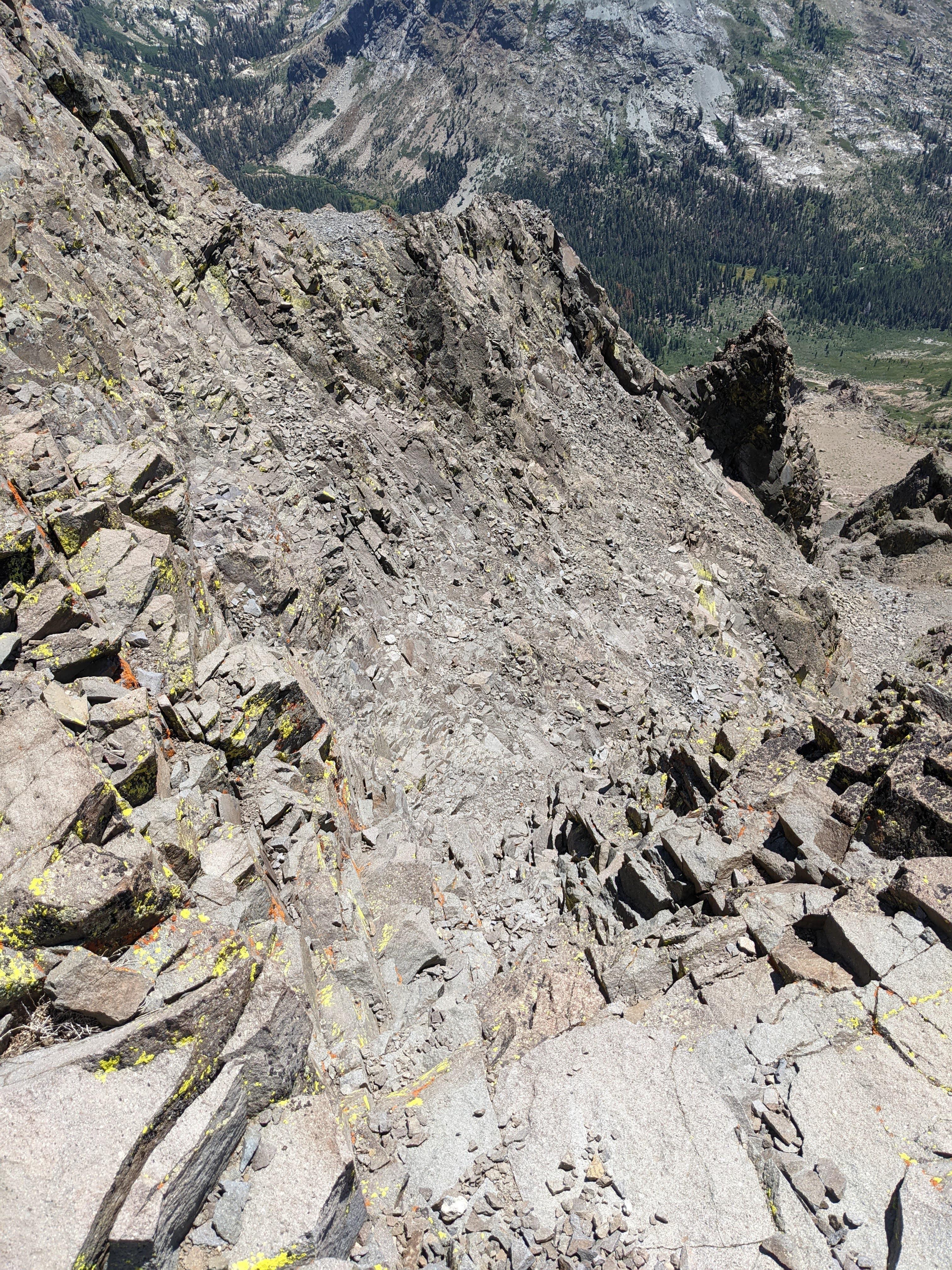 Same terrain as on the photo above, as seen from the summit